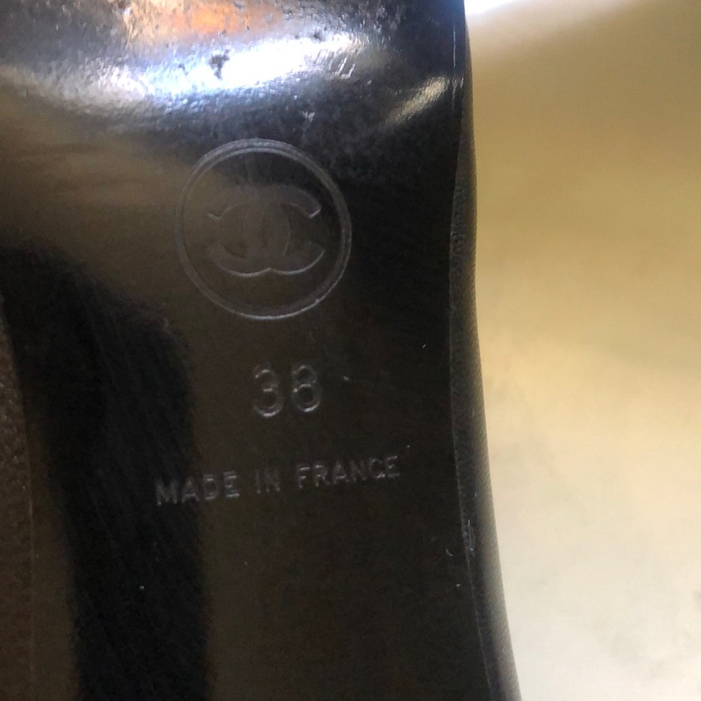 Vintage Chanel Heels - Picture 10 of 10